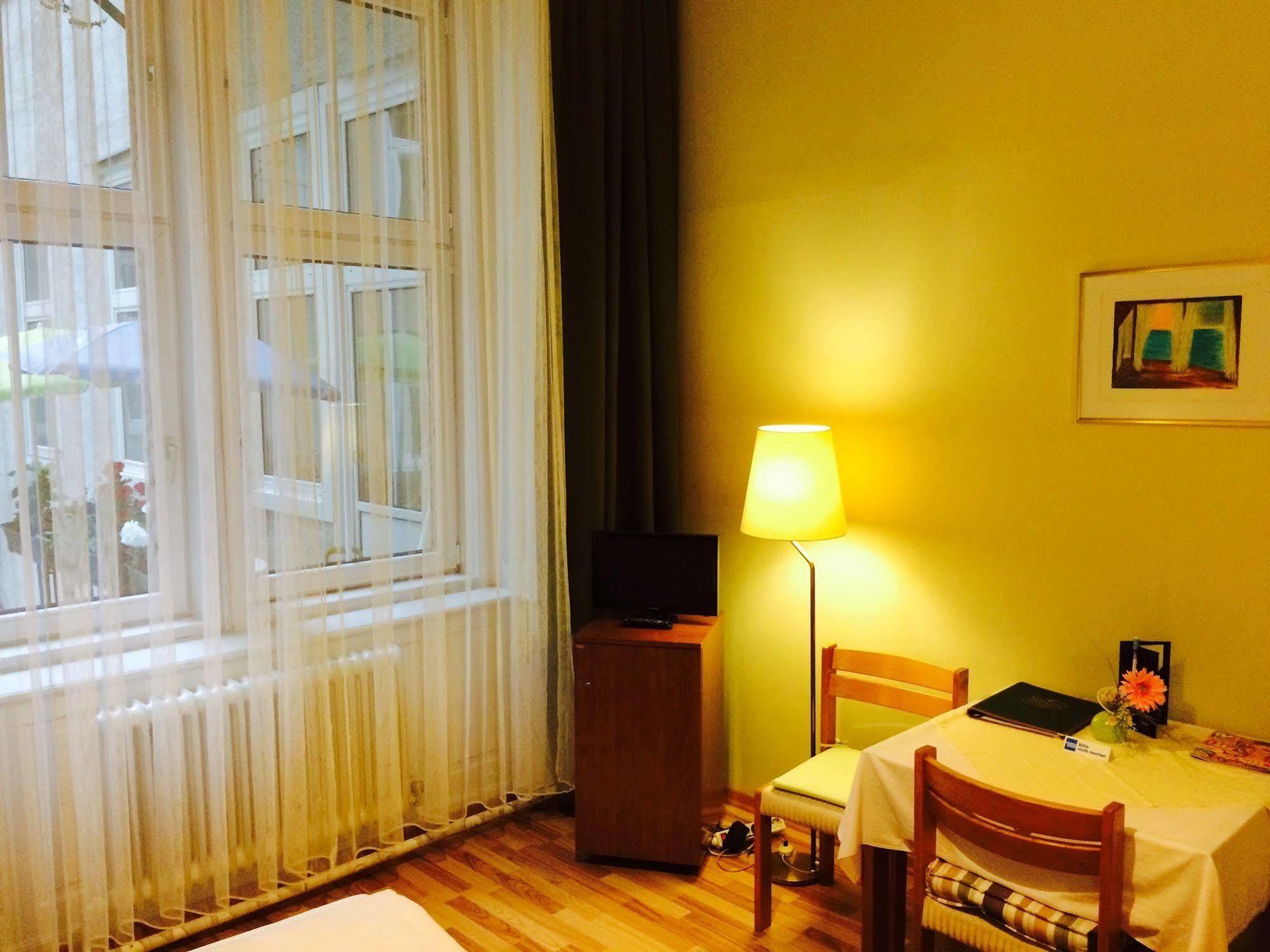 Pension Hotel Mariahilf Відень Екстер'єр фото